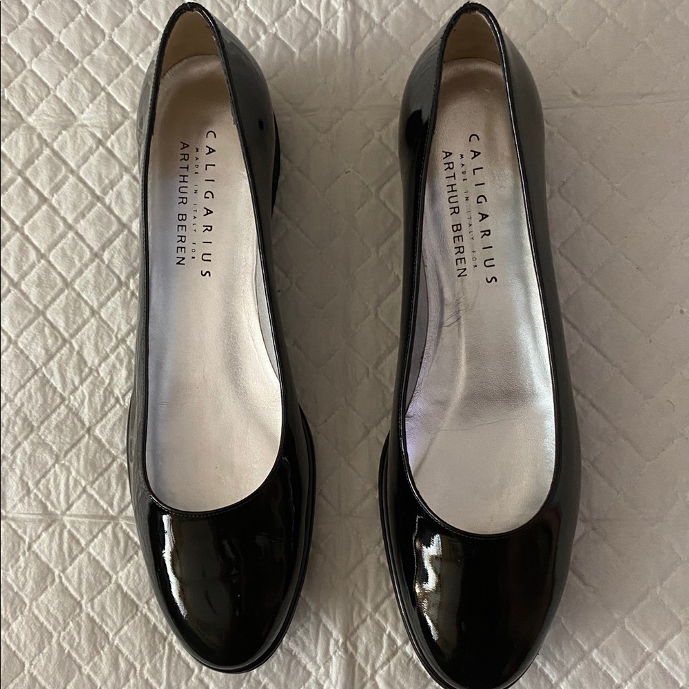 Caligarius Black Patent Leather Flats